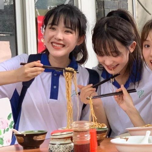 闺蜜头像夏日吃瓜,闺蜜头像下的欢乐吃瓜时光